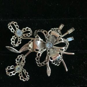 Vintage Silver tone Floral Design w/ blue Faux stones Brooch / Pin